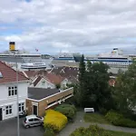 Olav Kyrres Gate 39 2 Etg 4 Soverom Ved Taket Av Stavanger
