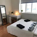 Olav Kyrres Gate 39 2 Etg 4 Soverom Ved Taket Av Stavanger