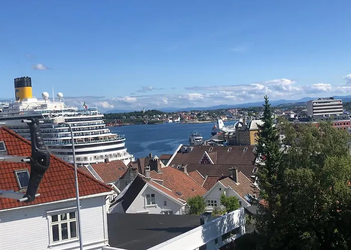 Olav Kyrres Gate 39 2 Etg 4 Soverom Ved Taket Av Stavanger