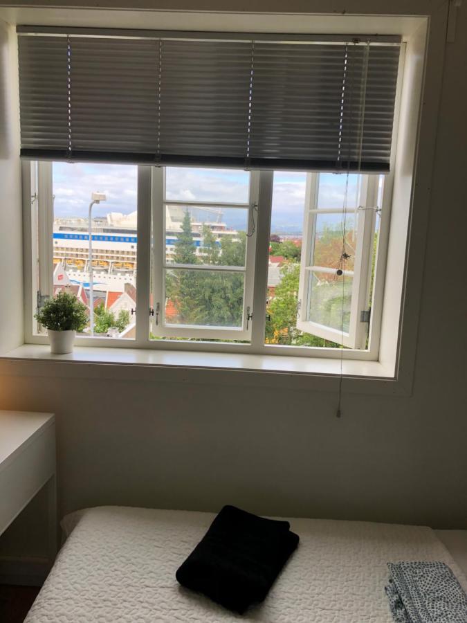Olav Kyrres Gate 39 2 Etg 4 Soverom Ved Taket Av