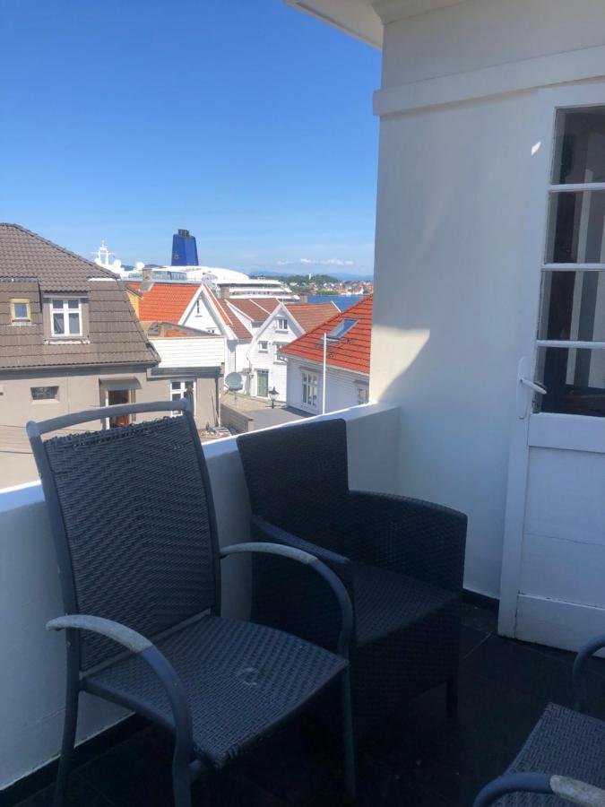 Olav Kyrres Gate 39 2 Etg 4 Soverom Ved Taket Av Stavanger